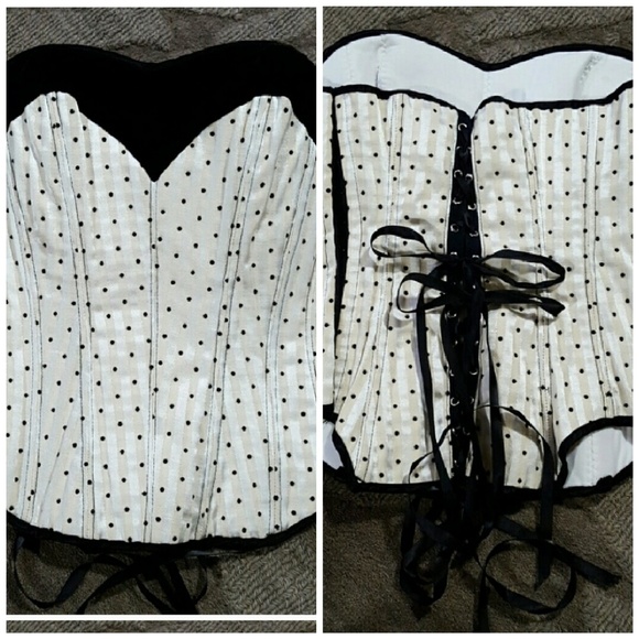 VINTAGE Tops - 🖤 Vintage Bustier 32B